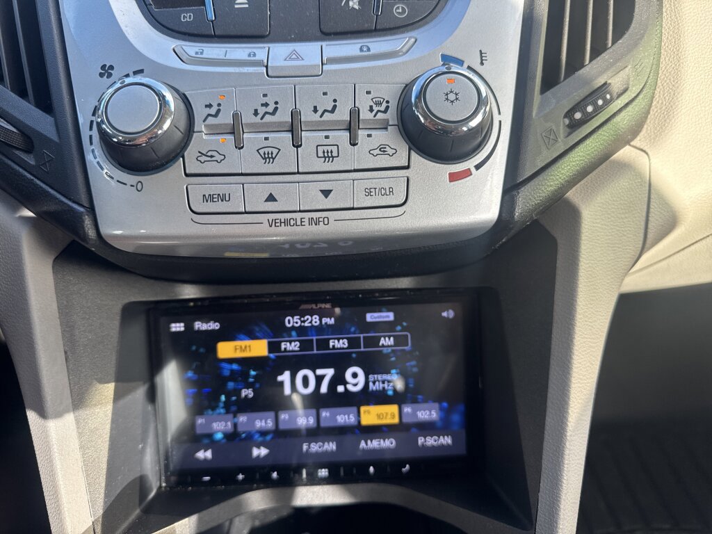 Used 2011 Chevrolet Equinox LS w/ Bluetooth Package image 28