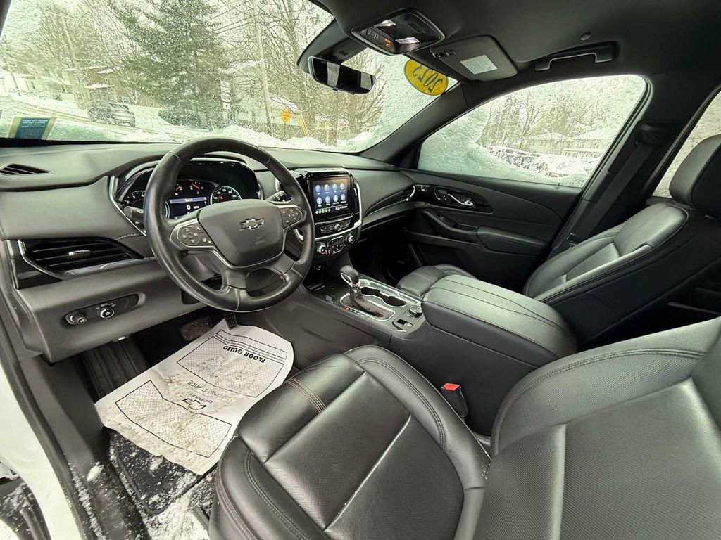Used 2023 Chevrolet Traverse RS image 18