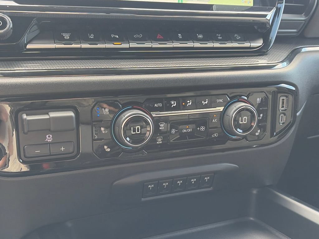 Used 2025 Chevrolet Silverado 2500 ZR2 w/ Technology Package AWD/4WD image 25