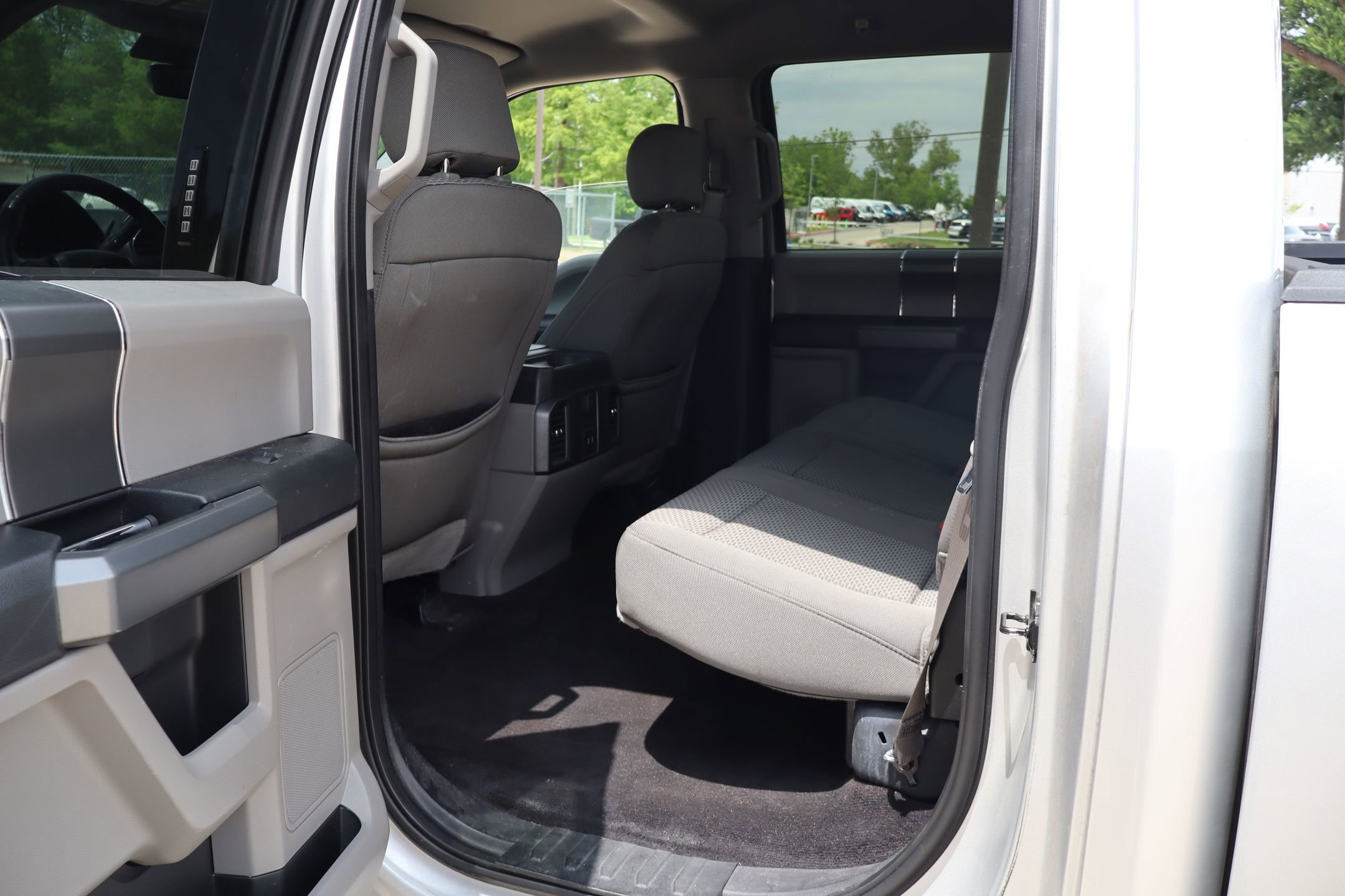 Used 2018 Ford F150 XLT w/ Equipment Group 302A Luxury AWD/4WD image 27
