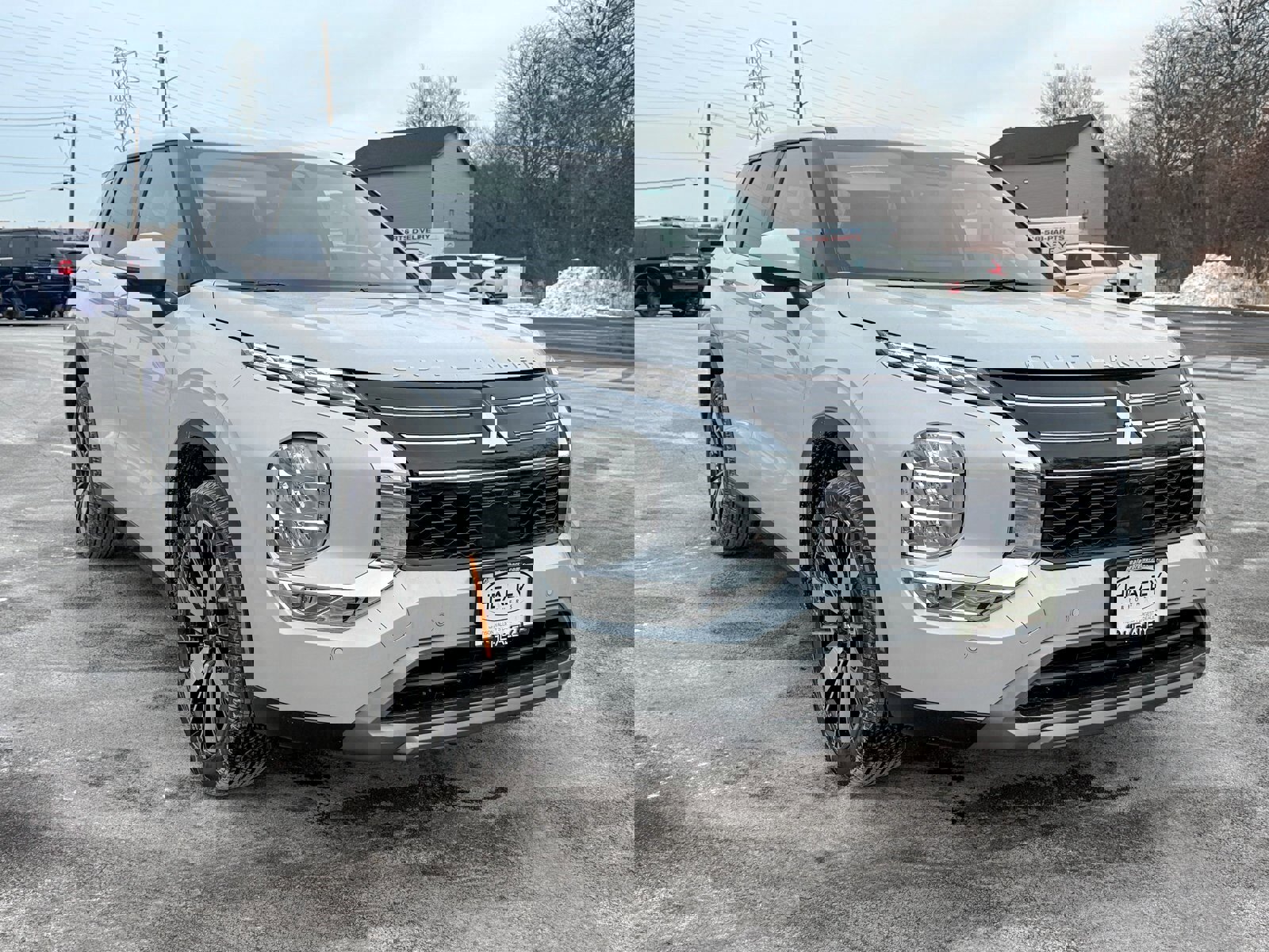 New 2025 Mitsubishi Outlander SE image 1