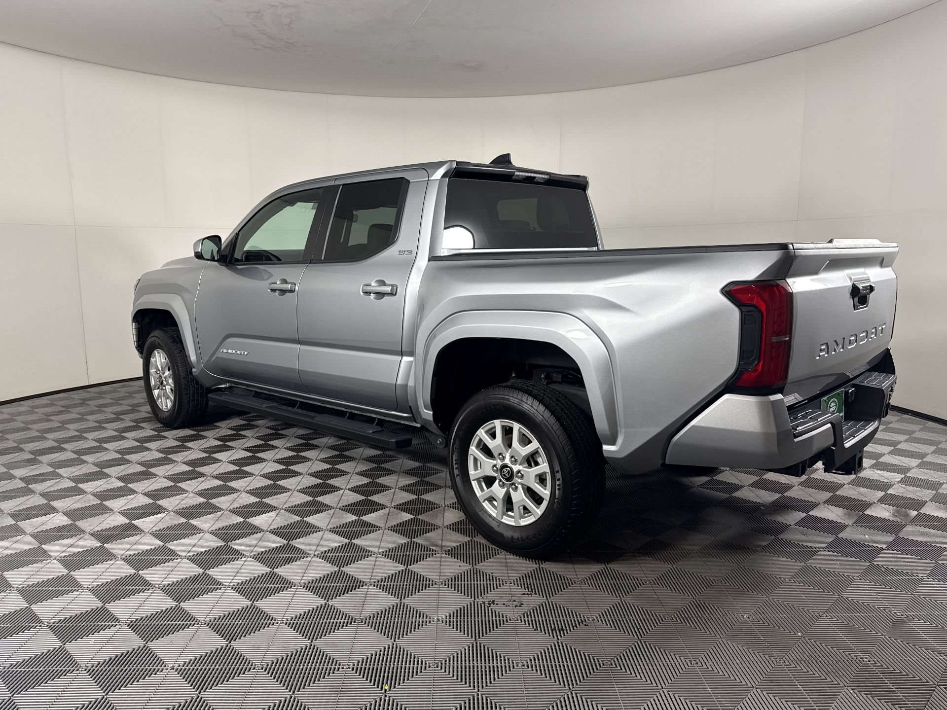 Used 2024 Toyota Tacoma SR5 RWD image 3