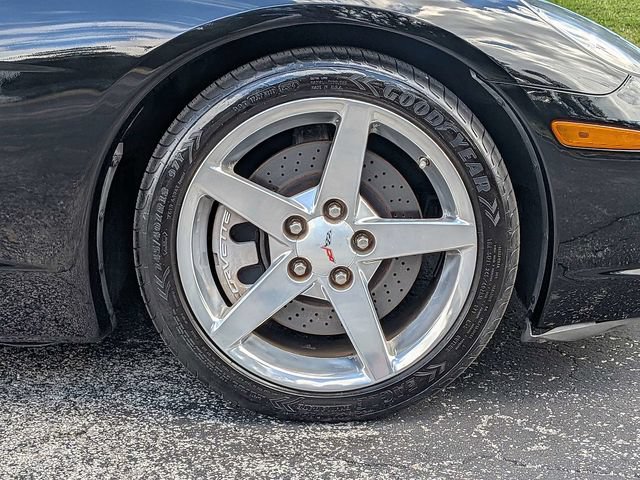 Used 2005 Chevrolet Corvette Coupe w/ Preferred Equipment Group RWD image 11