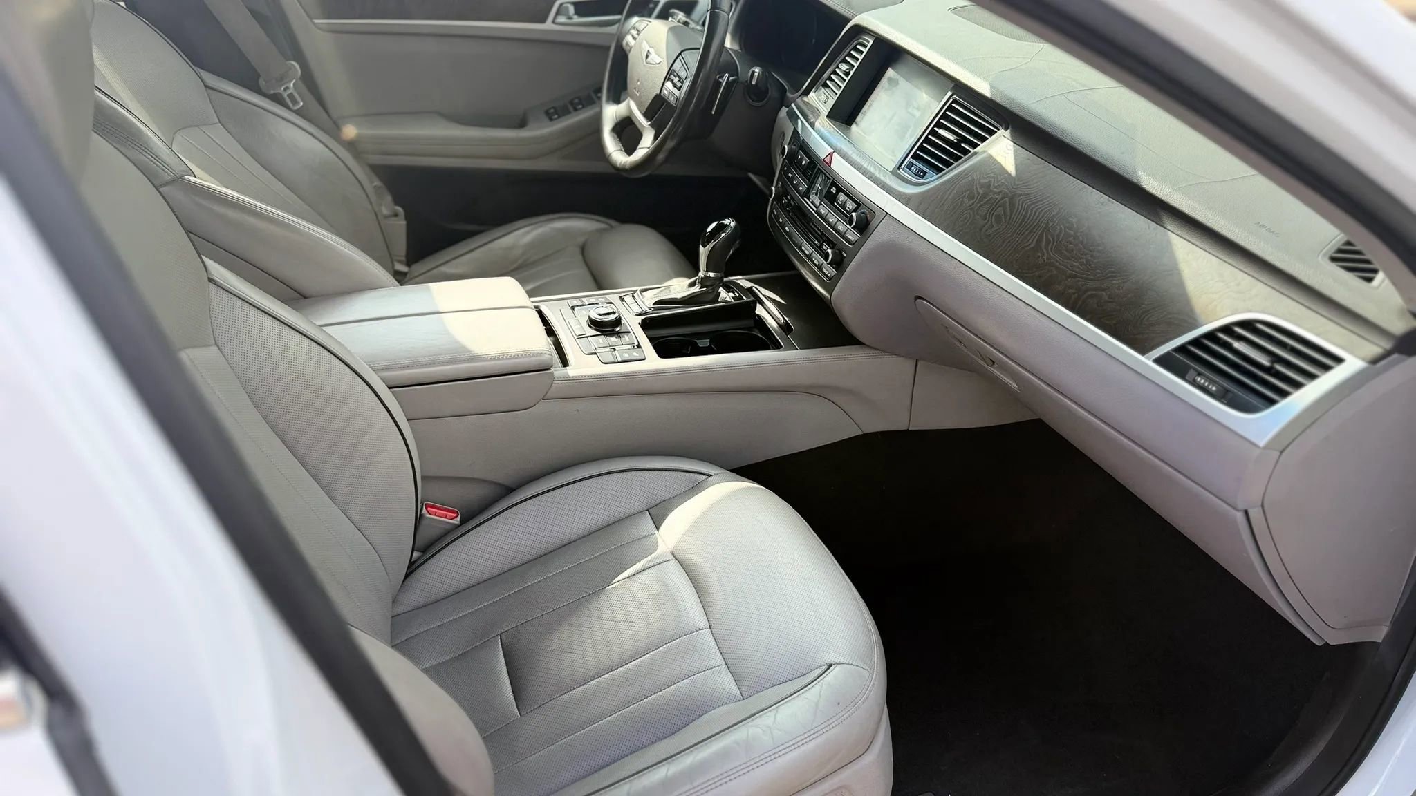 Used 2015 Hyundai Genesis 5.0 w/ Option Group 05 image 13