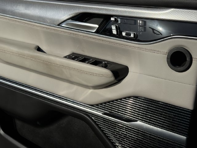 Used 2023 Jeep Grand Wagoneer Series II w/ Flexible Seating Group AWD/4WD image 25
