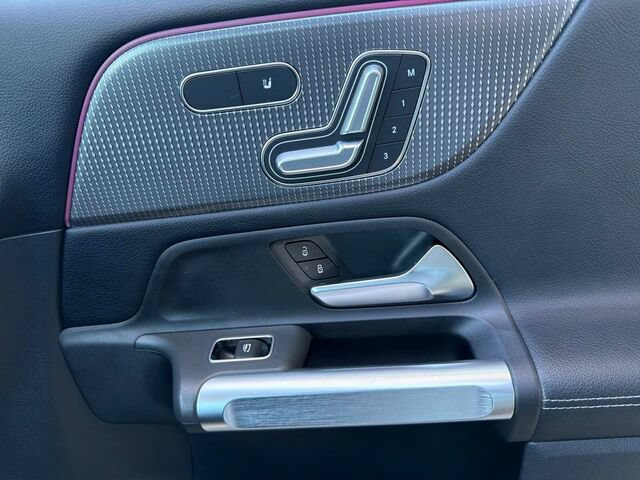Certified 2022 Mercedes-Benz GLB 250 4MATIC image 21