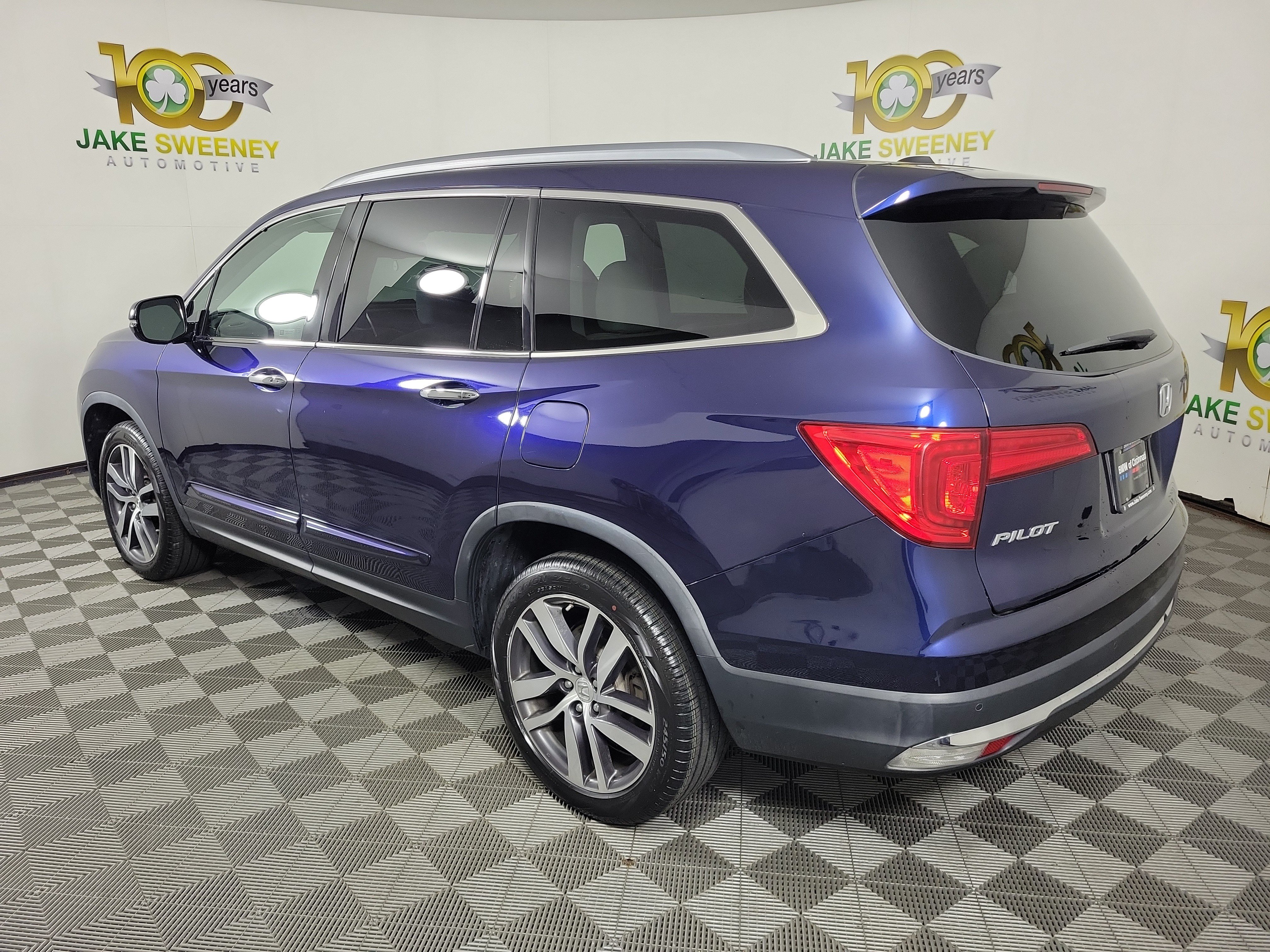 Used 2017 Honda Pilot Touring image 5