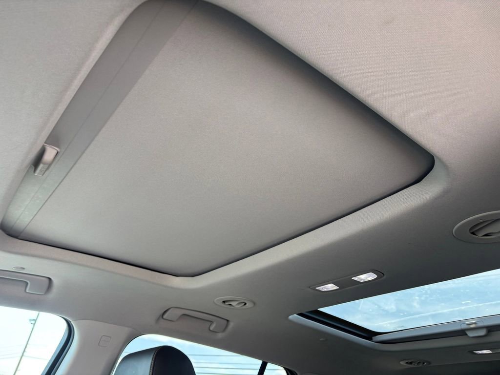 Used 2020 Chevrolet Traverse Premier w/ Redline Edition FWD image 18