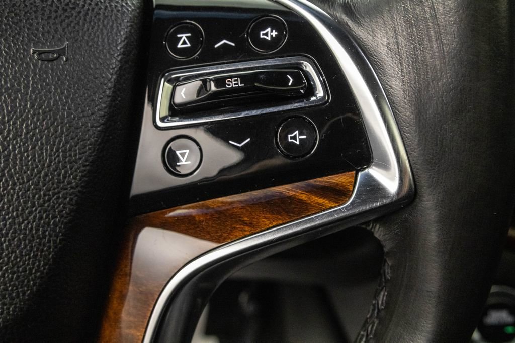 Used 2015 Cadillac Escalade Luxury image 17