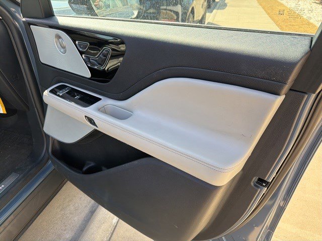 Certified 2025 Lincoln Aviator Reserve w/ Equipment Group 201A image 26