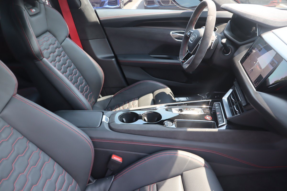 Used 2022 Audi RS e-tron GT w/ Year 1 Package AWD/4WD image 17