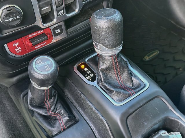 Used 2019 Jeep Wrangler Unlimited Rubicon AWD/4WD image 17