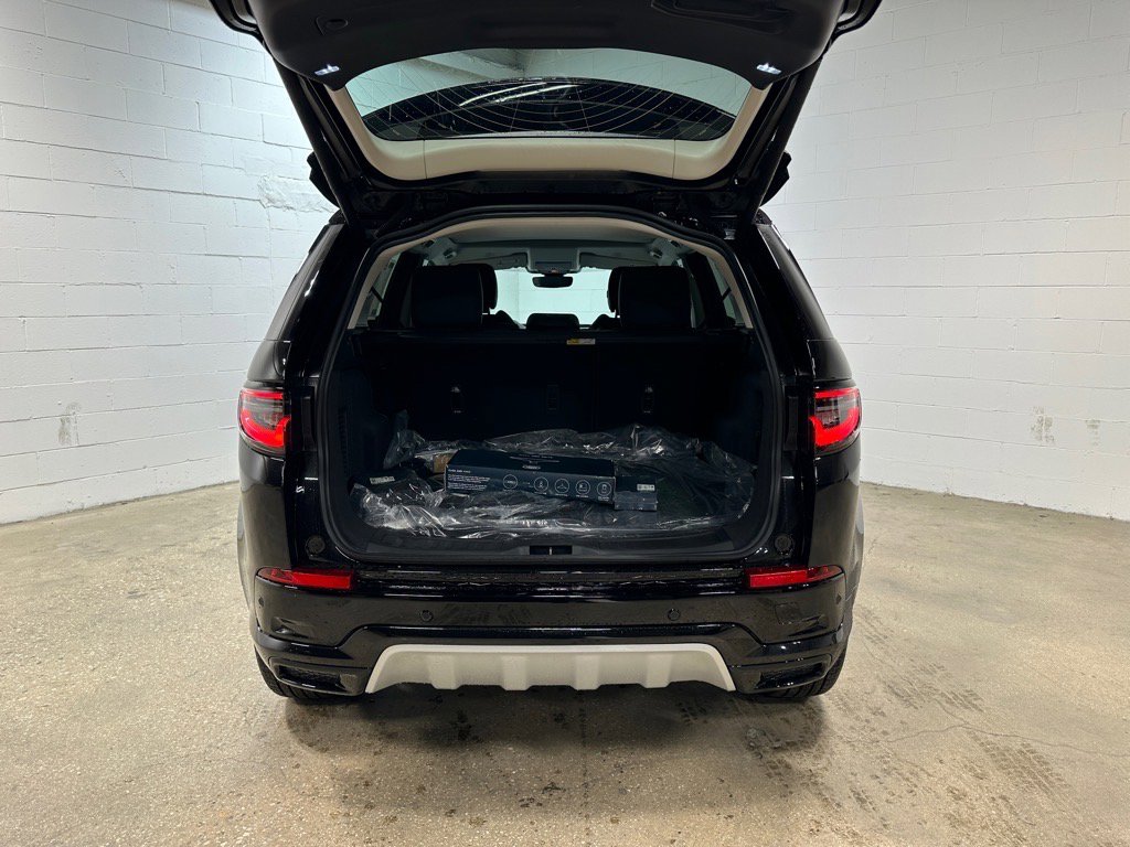 New 2025 Land Rover Discovery Sport S image 25