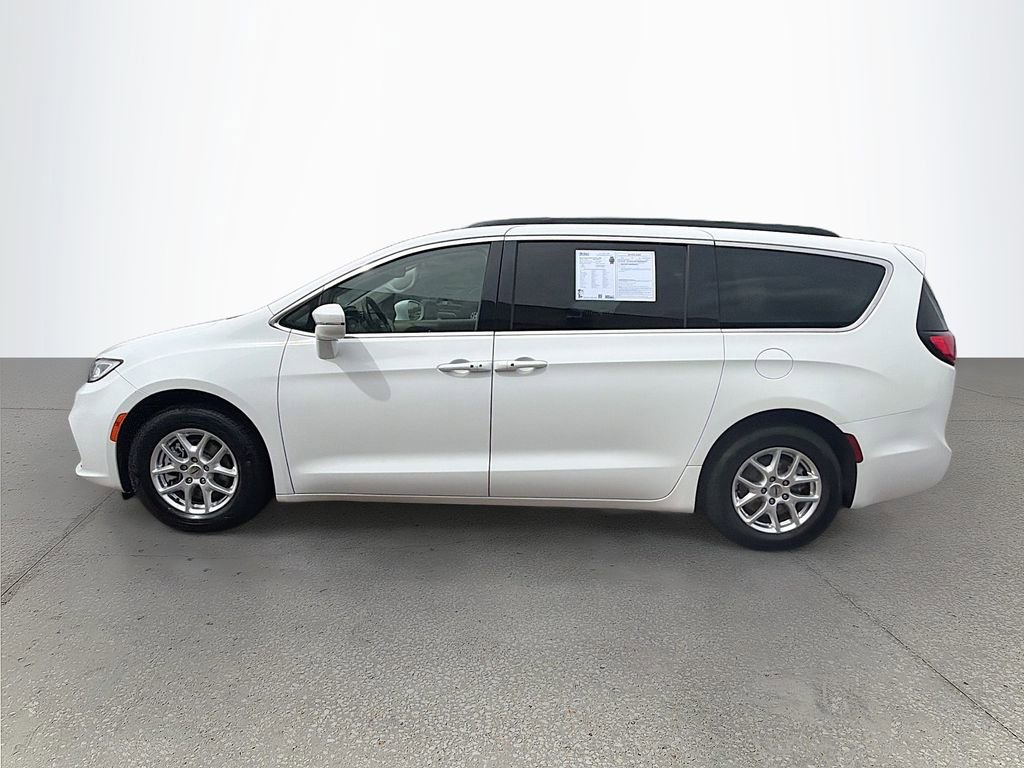 Used 2022 Chrysler Pacifica Touring-L image 7