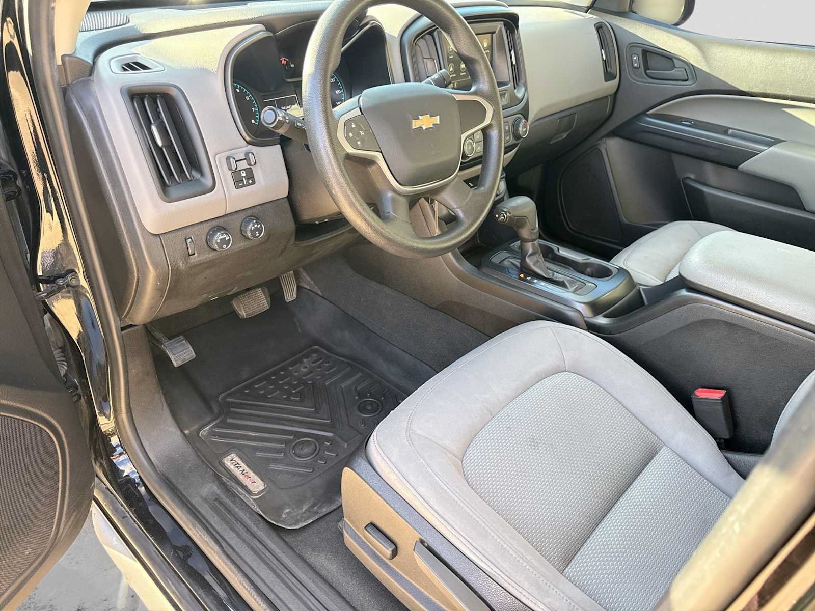 Used 2019 Chevrolet Colorado W/T w/ WT Convenience Package AWD/4WD image 2