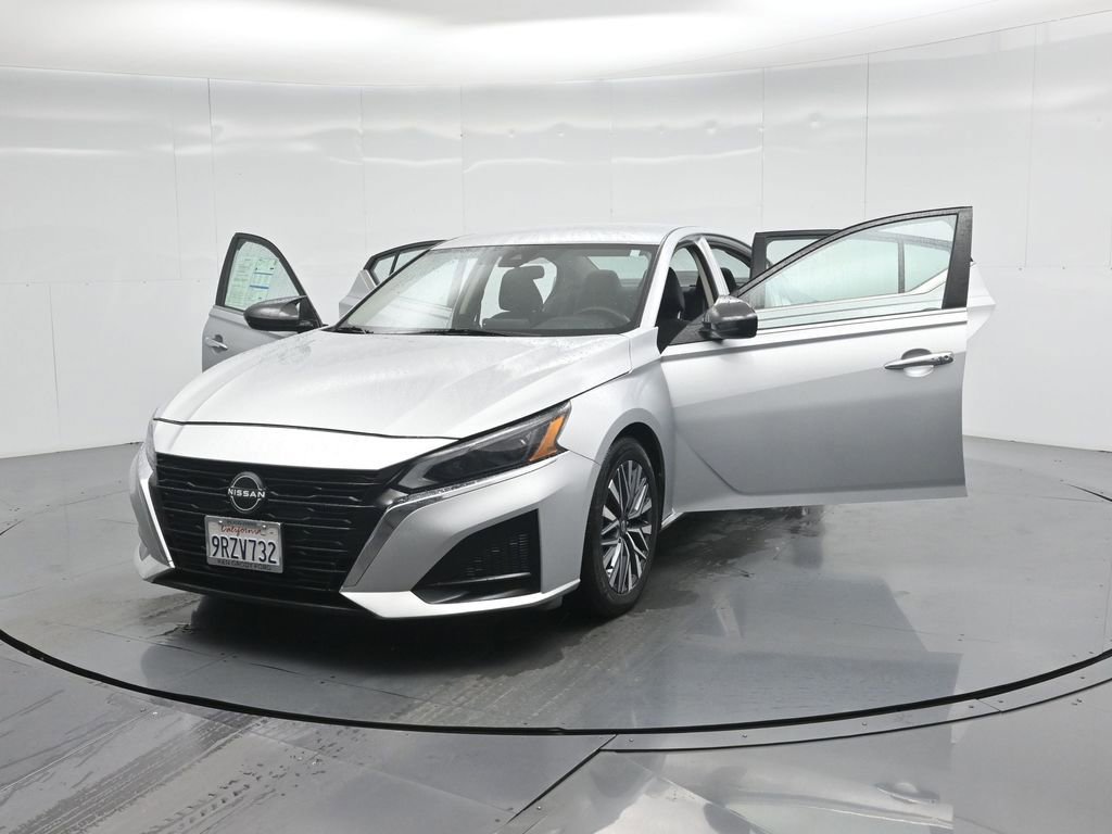 Used 2023 Nissan Altima 2.5 SV image 31