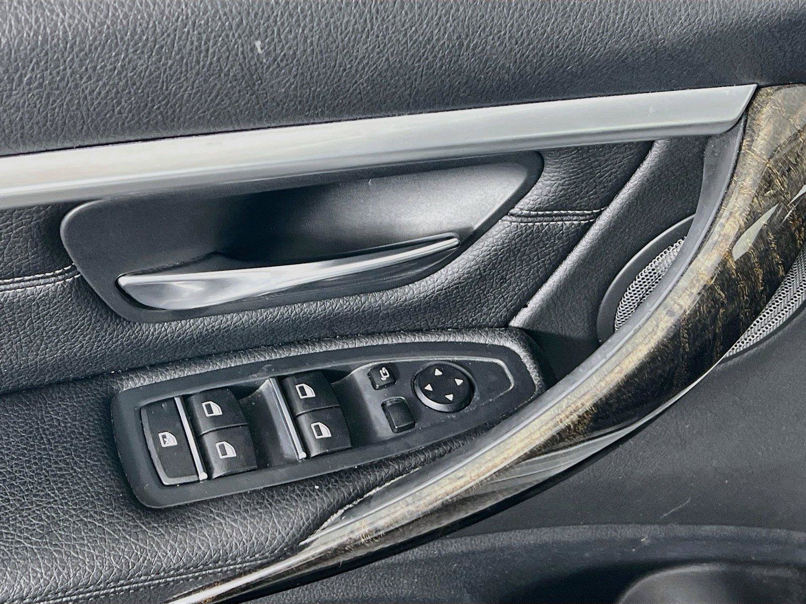 Used 2017 BMW 340i xDrive Sedan AWD/4WD image 19