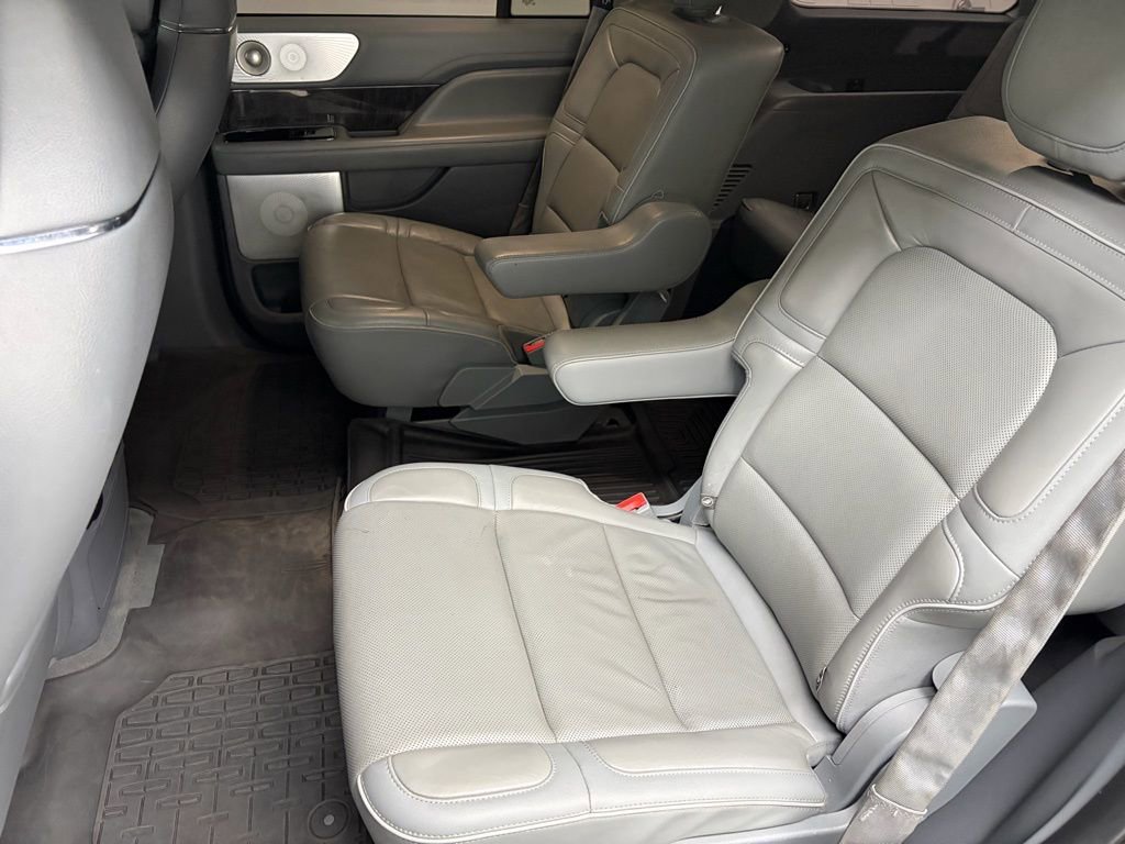 Used 2019 Lincoln Navigator Reserve image 42