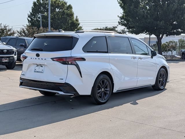 Used 2025 Toyota Sienna XSE w/ XSE Plus Package AWD/4WD image 6