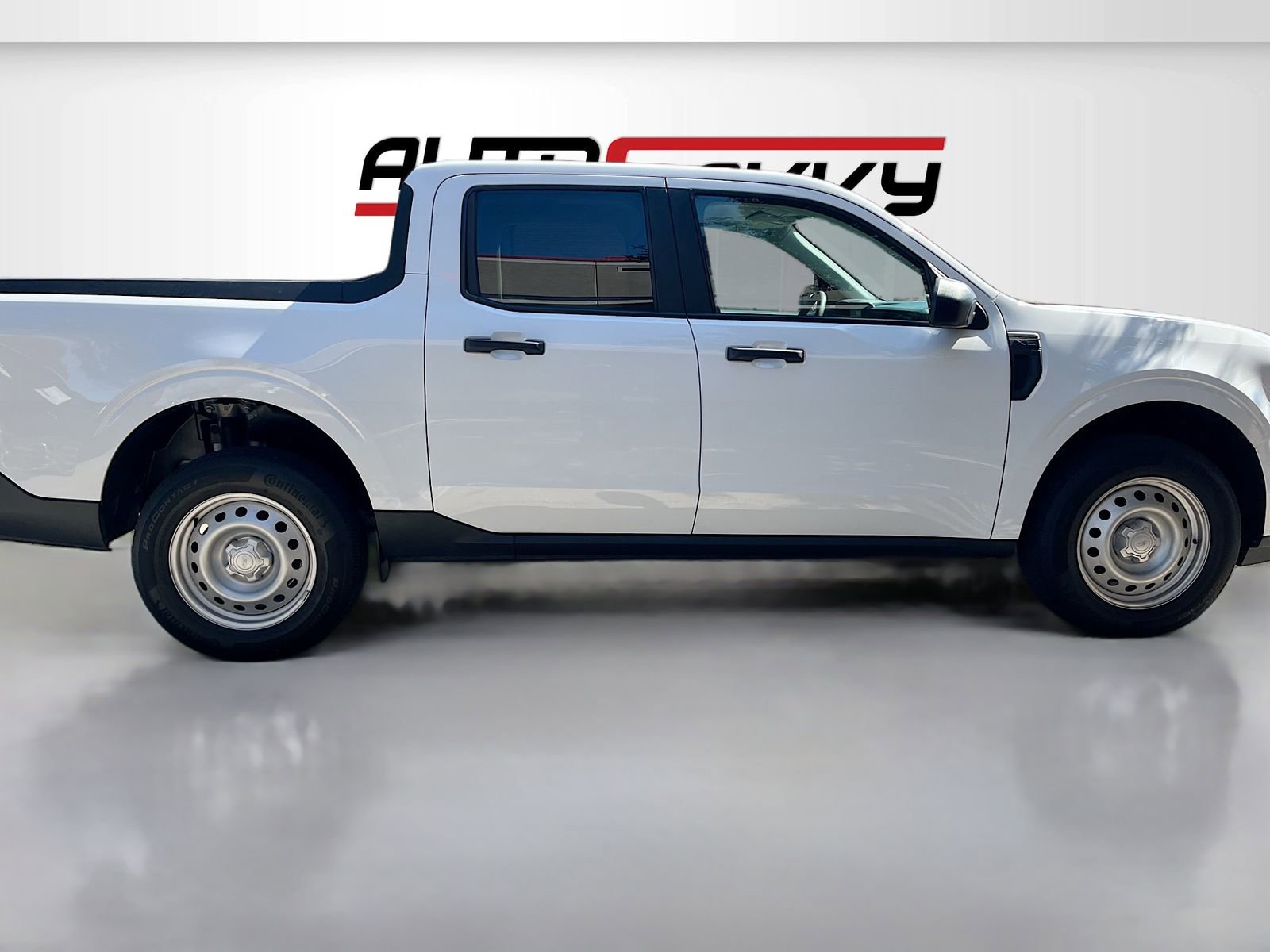 Used 2023 Ford Maverick XL FWD image 8