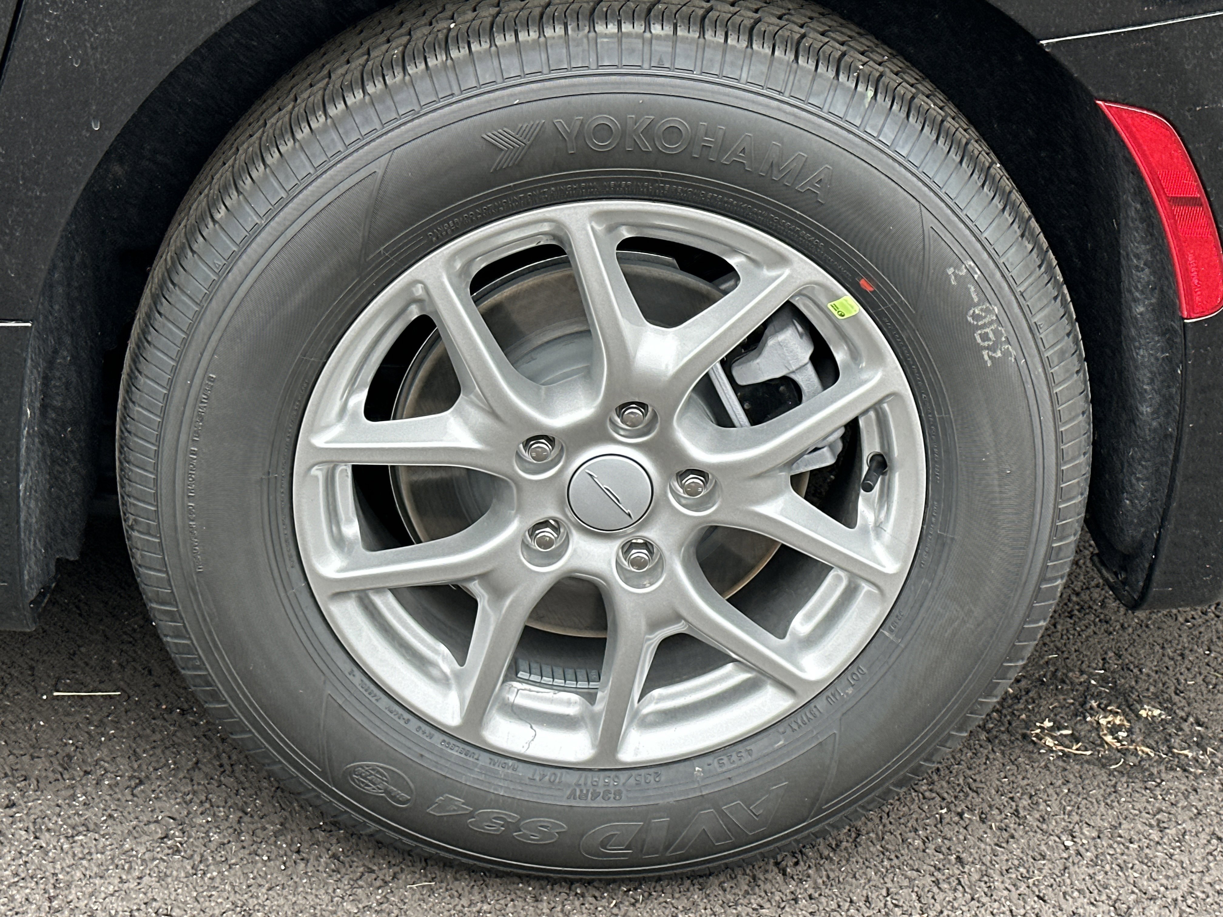 New 2027 Chrysler Pacifica Select FWD image 34