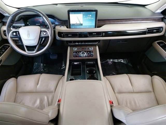 Used 2020 Lincoln Aviator Reserve w/ Equipment Group 202A image 9