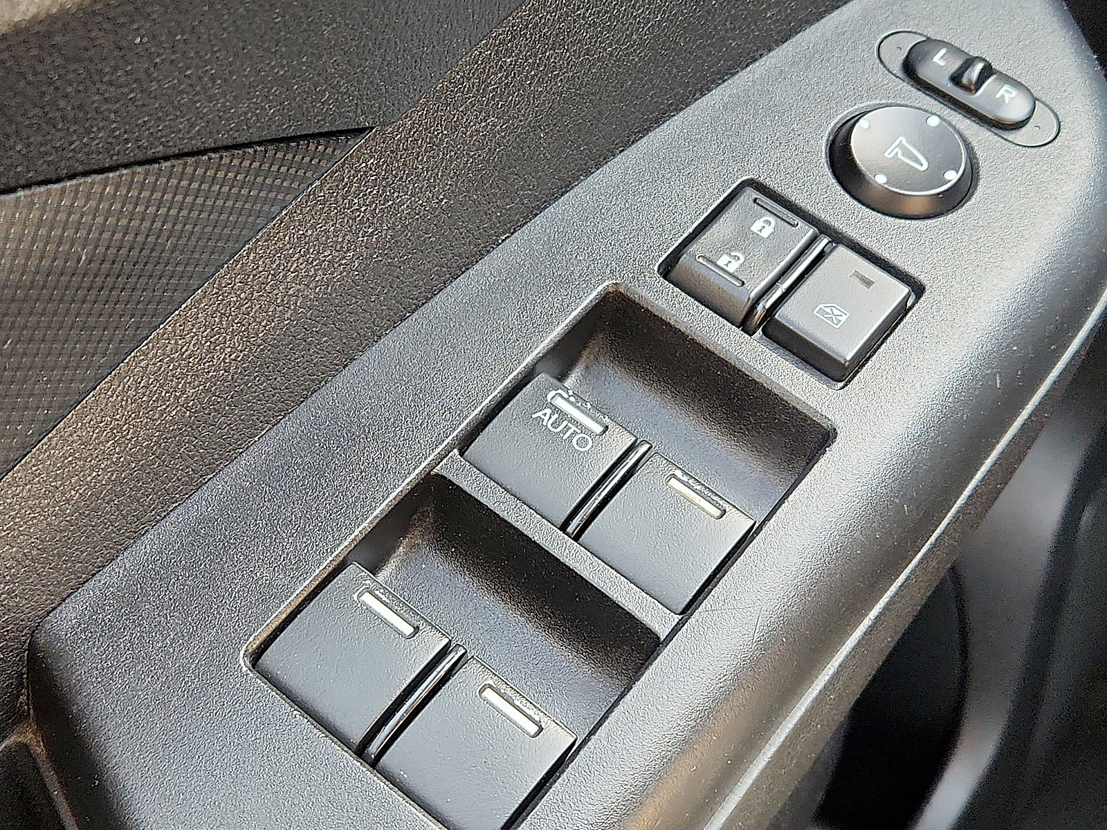 Used 2014 Honda CR-V LX image 24