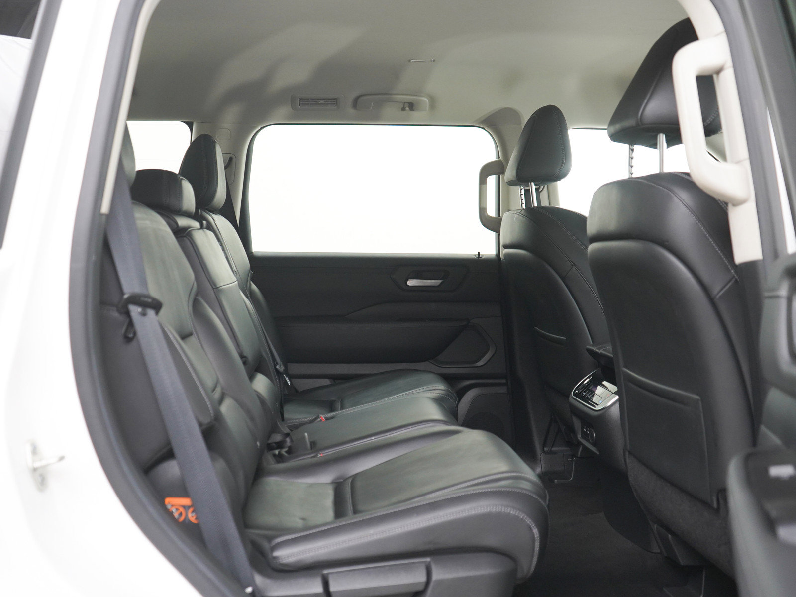 Certified 2025 Nissan Armada SV AWD/4WD image 12
