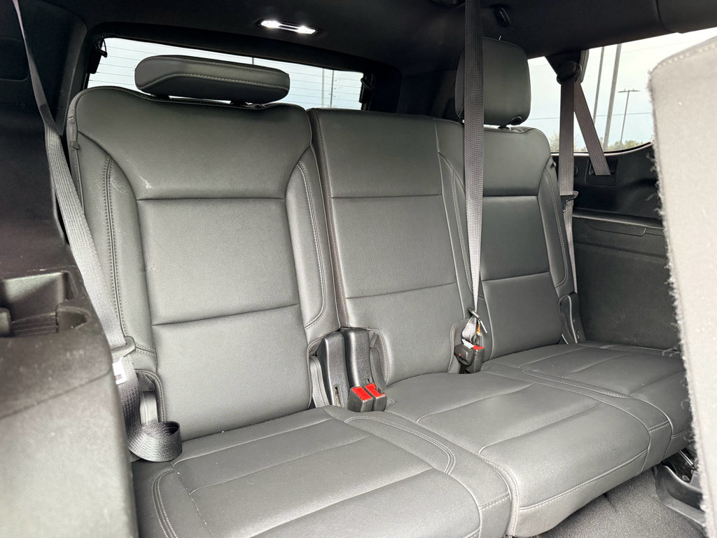 Used 2022 Chevrolet Suburban LT RWD image 25