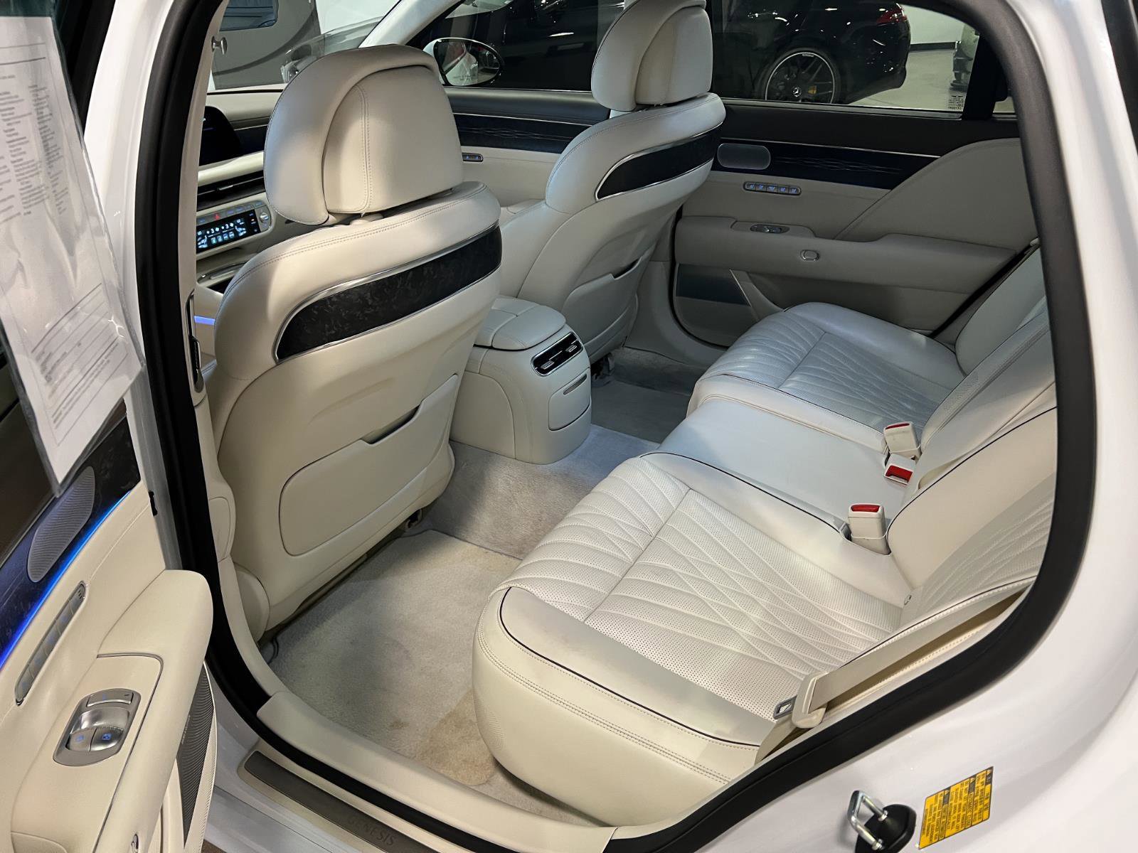 Used 2023 Genesis G90 3.5T image 31