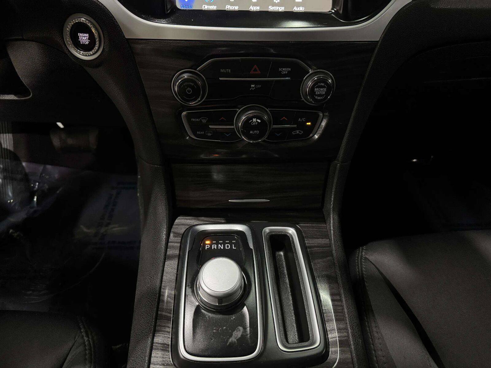 Used 2022 Chrysler 300 Touring w/ Sport Appearance Package RWD image 29