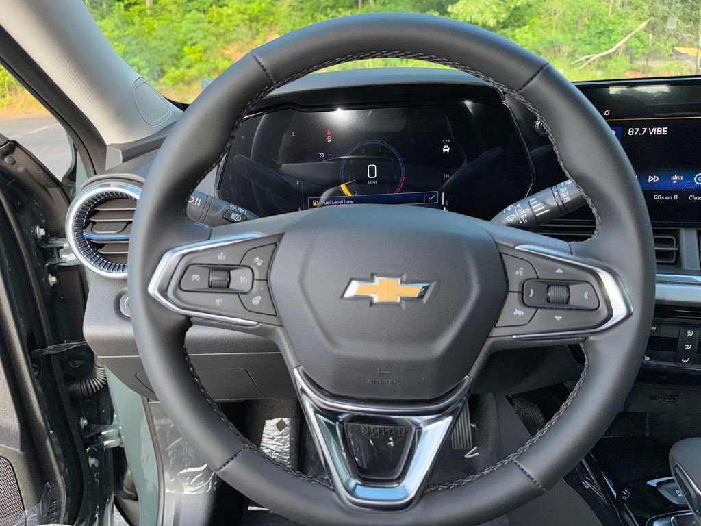 New 2026 Chevrolet Trax LT w/ LT Convenience Package FWD image 16