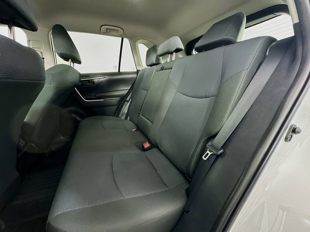 Used 2022 Toyota RAV4 LE AWD/4WD image 24