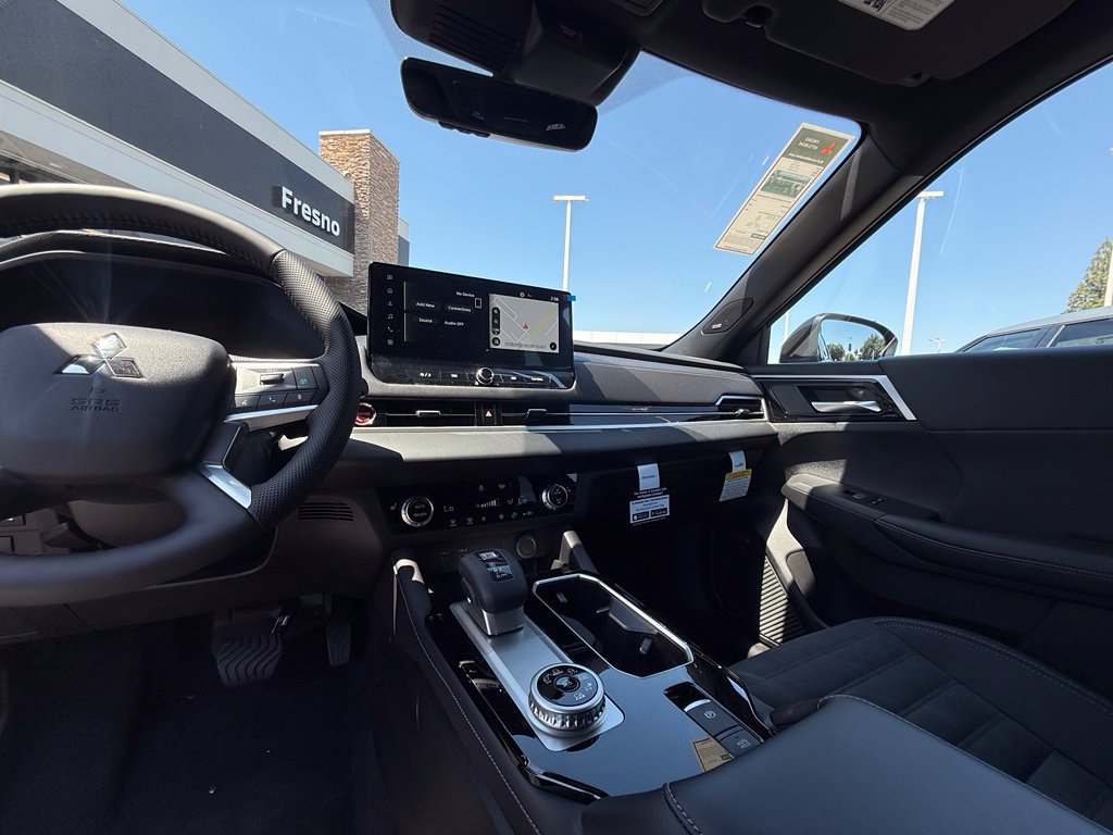 New 2026 Mitsubishi Outlander AWD image 24