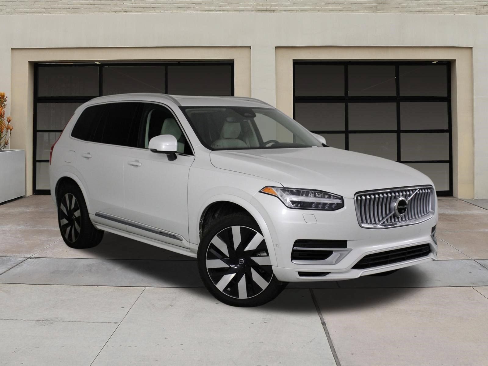 Used 2023 Volvo XC90 T8 Ultimate AWD/4WD image 34