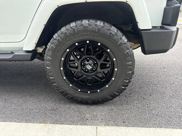 Used 2017 Jeep Wrangler Unlimited Sahara w/ Connectivity Group AWD/4WD image 9