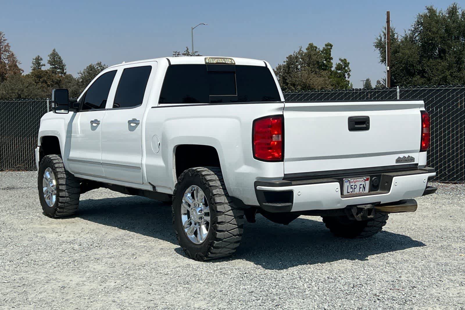 Used 2017 Chevrolet Silverado 2500 High Country w/ Duramax Plus Package AWD/4WD image 7