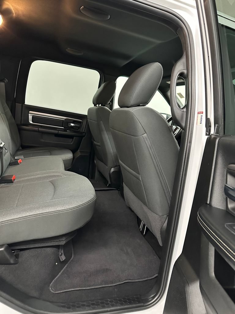 Used 2022 RAM 1500 Warlock AWD/4WD image 33