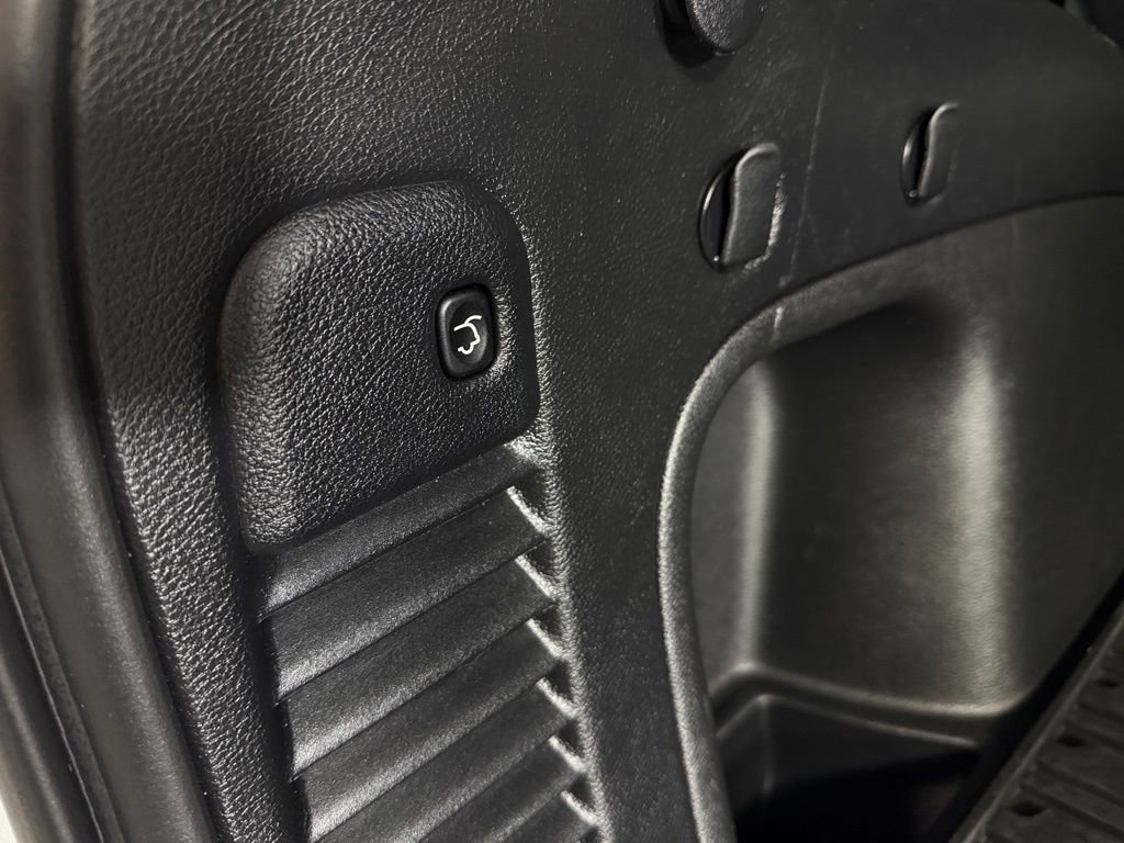 Used 2021 Jeep Grand Cherokee Laredo w/ Security & Convenience Group image 29