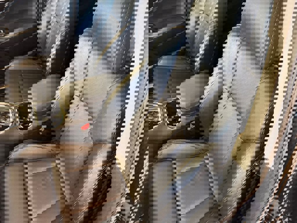 Used 2025 Subaru Outback Limited image 8