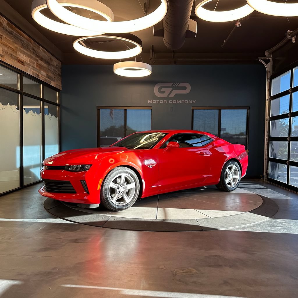 Used 2017 Chevrolet Camaro LT RWD image 7