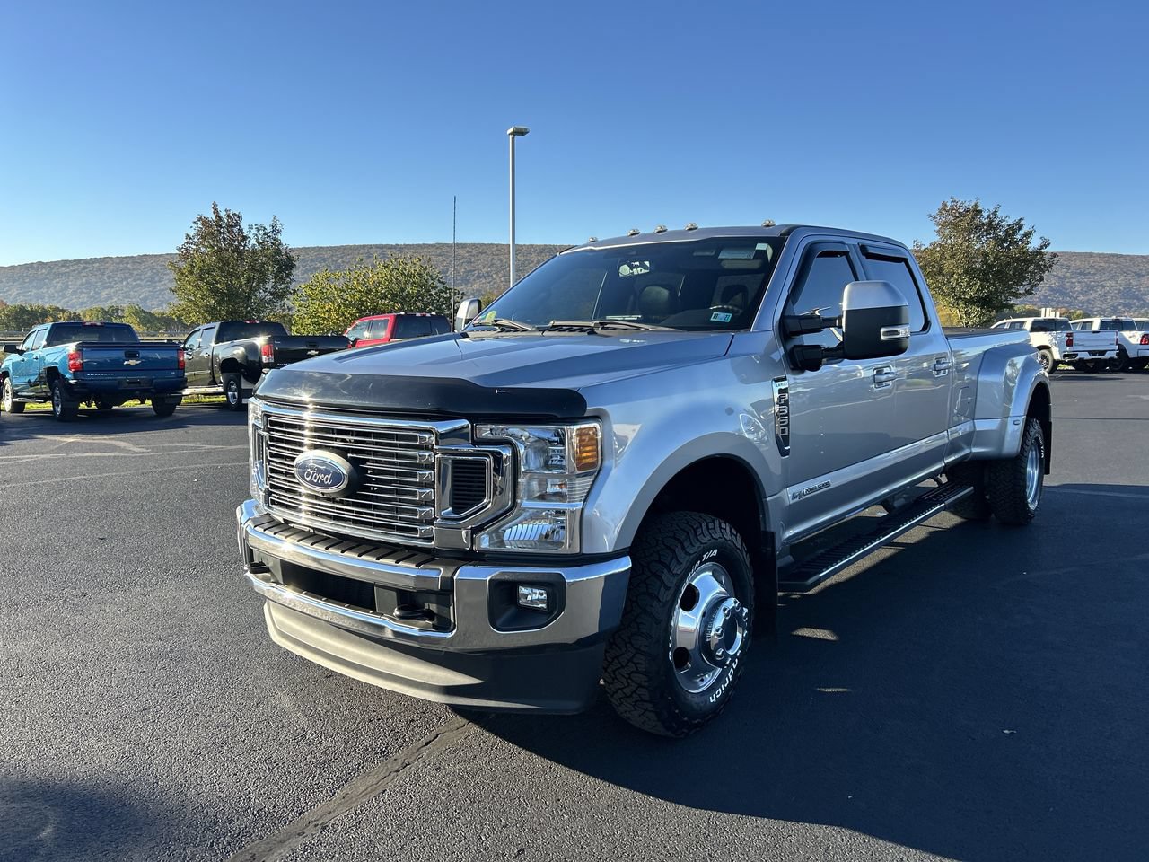 Used 2022 Ford F350 Lariat w/ Lariat Value Package AWD/4WD image 3