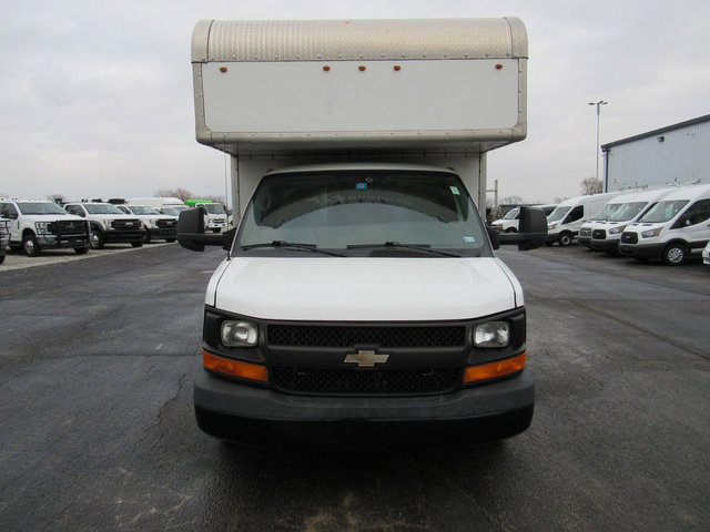 Used 2015 Chevrolet Express 4500 Extended RWD image 10