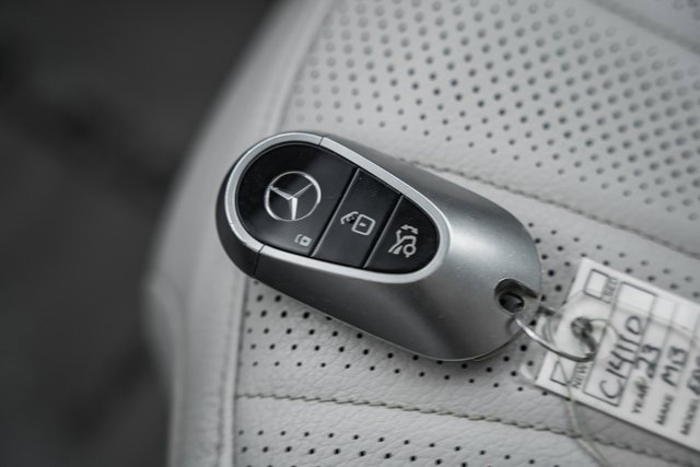 Used 2023 Mercedes-Benz EQS 580 4MATIC SUV image 39