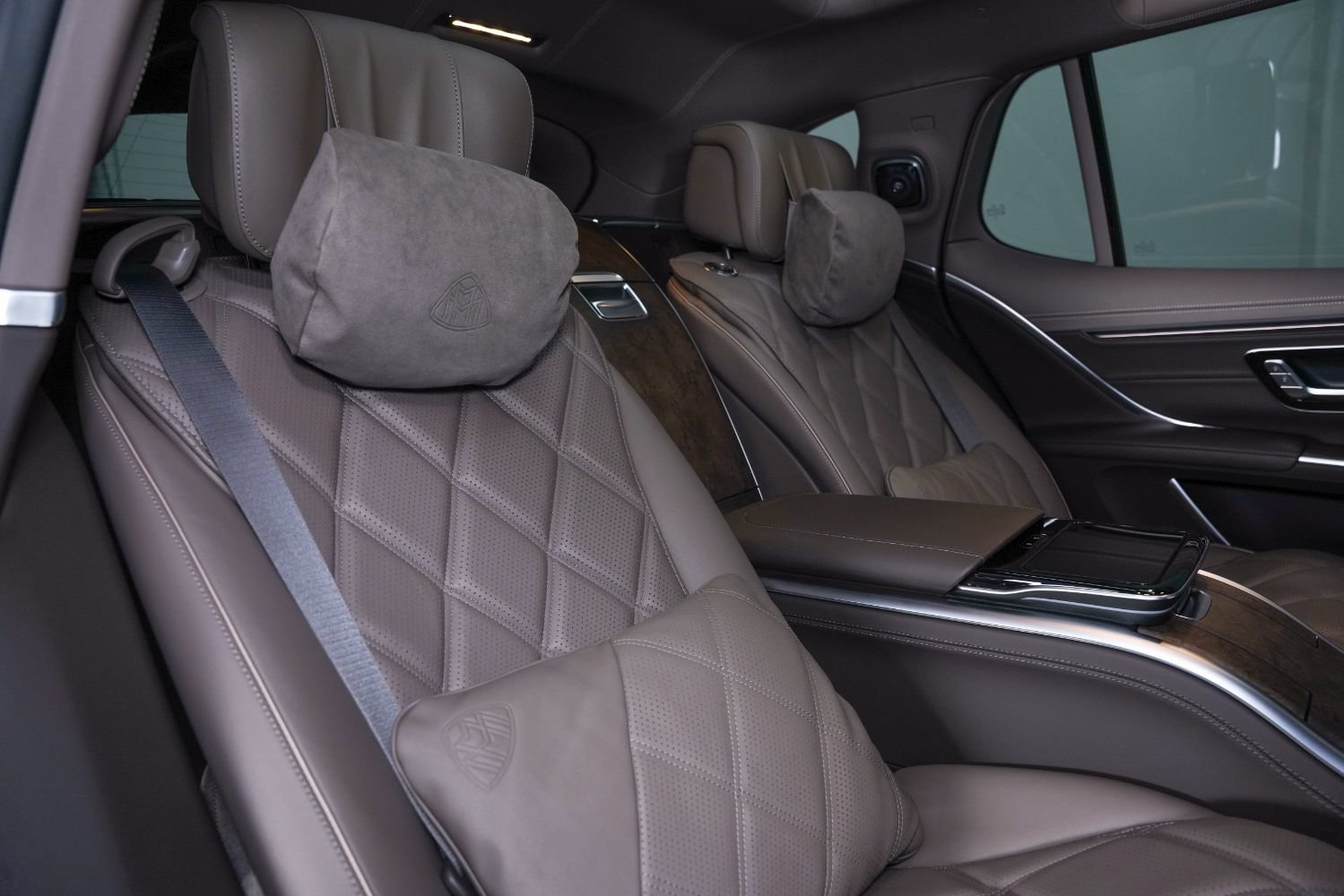 Used 2025 Mercedes-Benz Maybach EQS 680 4MATIC image 38
