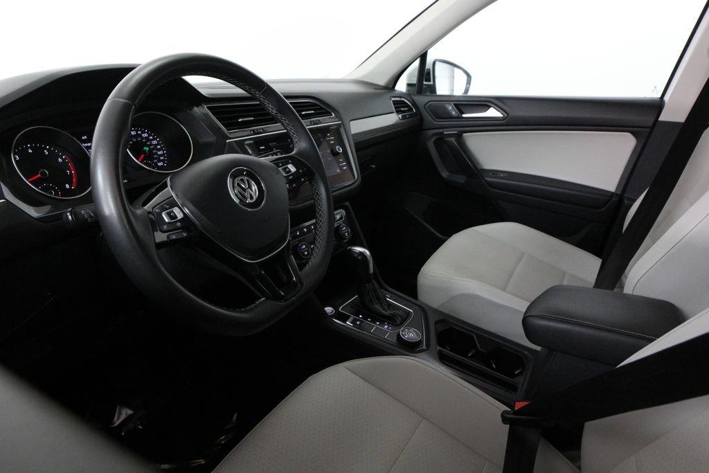 Used 2021 Volkswagen Tiguan SE w/ Panoramic Sunroof Package AWD/4WD image 6
