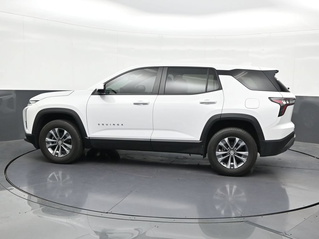 Used 2025 Chevrolet Equinox LT w/ Safety and Technology Package FWD image 2