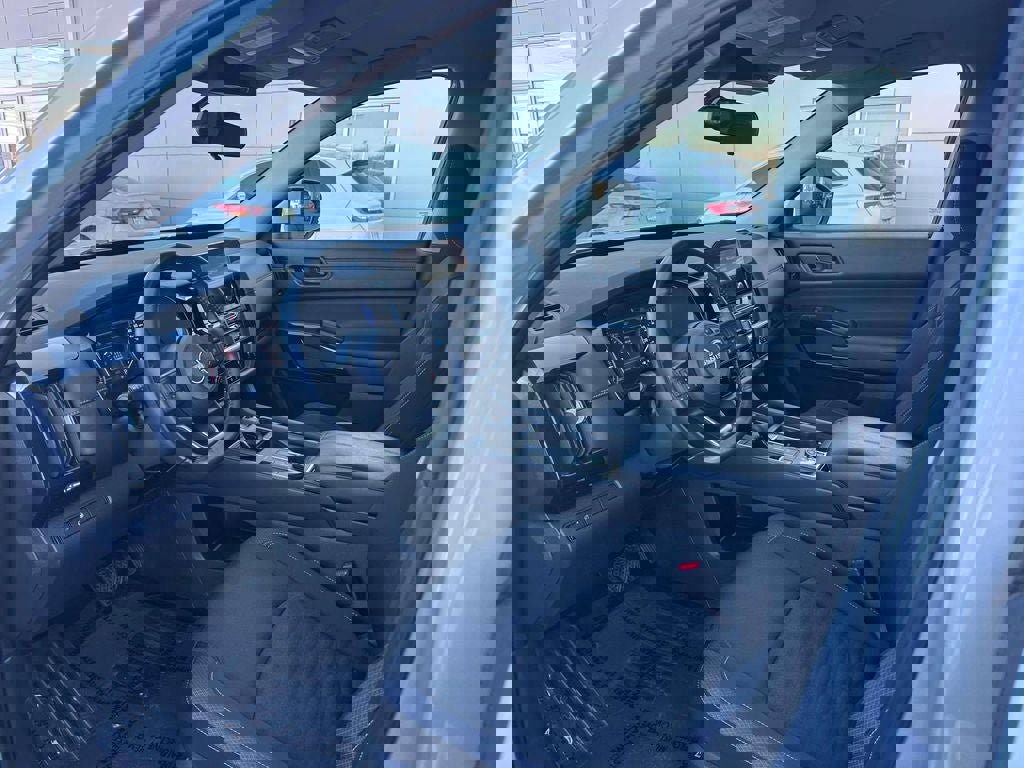 Used 2024 Nissan Pathfinder SV image 16