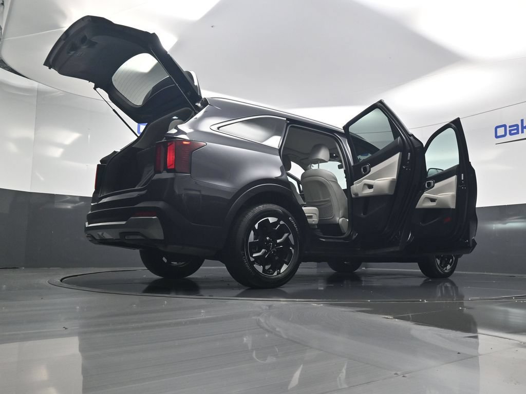 Certified 2025 Kia Sorento S w/ Panoramic Sunroof Package FWD image 63