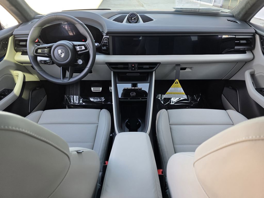 New 2025 Porsche Macan Turbo Electric AWD/4WD image 17